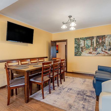 Hotel Casa Saraste à Rîşnov Extérieur photo
