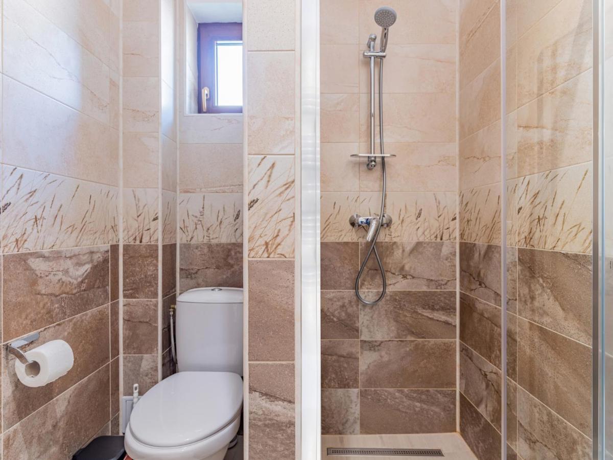 Hotel Casa Saraste à Rîşnov Extérieur photo